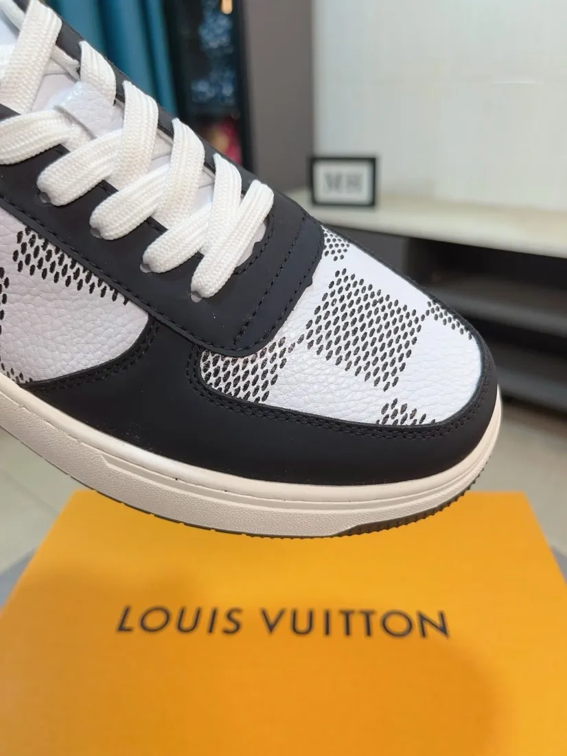 Men's shoes💰400🌹🌹[LV]🌹High-end men's shoes brand: Official website 1:1 Latest masterpiece: The upper is made of Italian imported first-layer cowhide with special materials➕Full genuine leather lining🔥, making walking more convenient and comfortable! Exclusive new style, stunning work [color]! Create a fashionable personality to set off your uniqueness! A must-have for trendy men! Classic🔥Number: 38-44